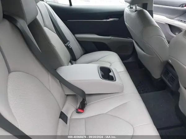 4T1F11BK3NU067280 2022 TOYOTA CAMRY - Image 8