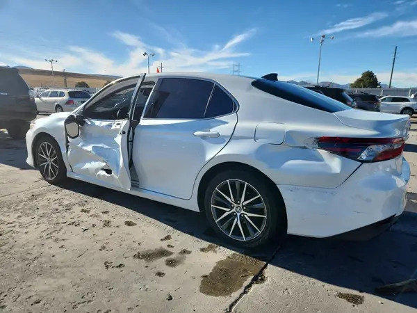 4T1F11BK4MU037056 2021 TOYOTA CAMRY - Image 2