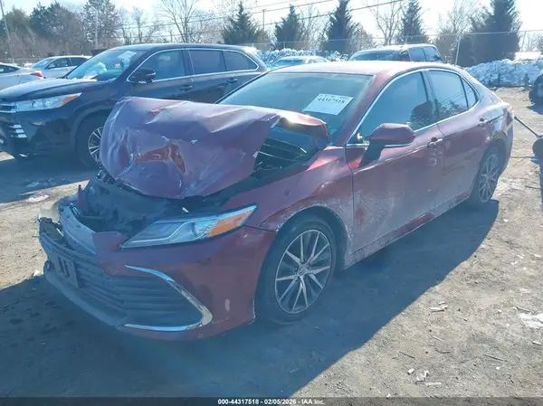 4T1F11BK4NU062654 2022 TOYOTA CAMRY - Image 2