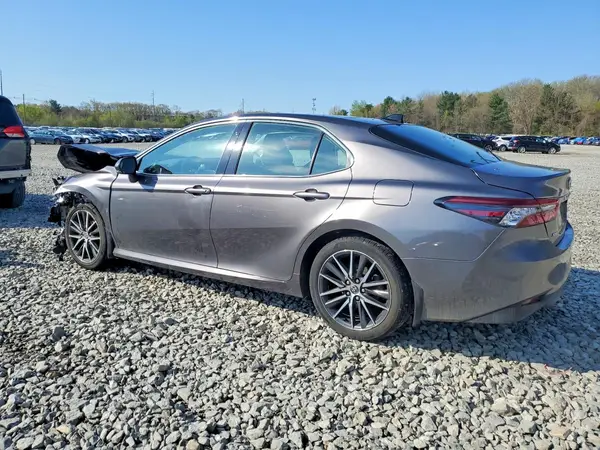 4T1F11BK4NU068826 2022 TOYOTA CAMRY - Image 2