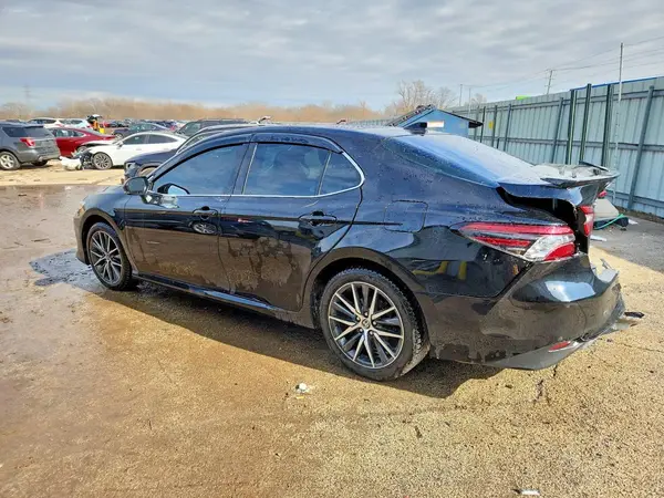 4T1F11BK5MU031220 2021 TOYOTA CAMRY - Image 2