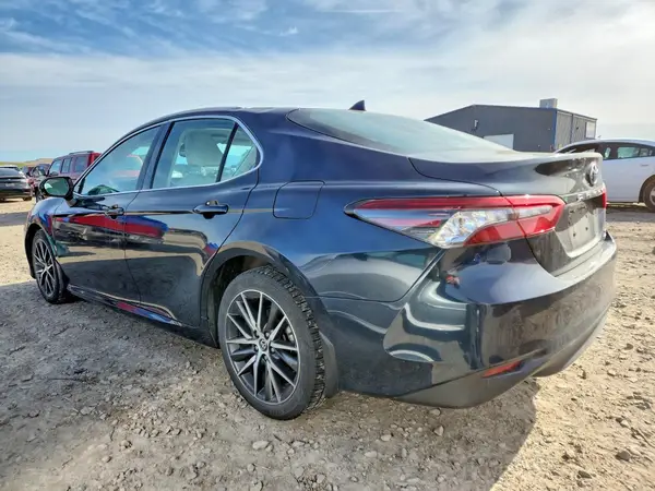 4T1F11BK5MU034702 2021 TOYOTA CAMRY - Image 2