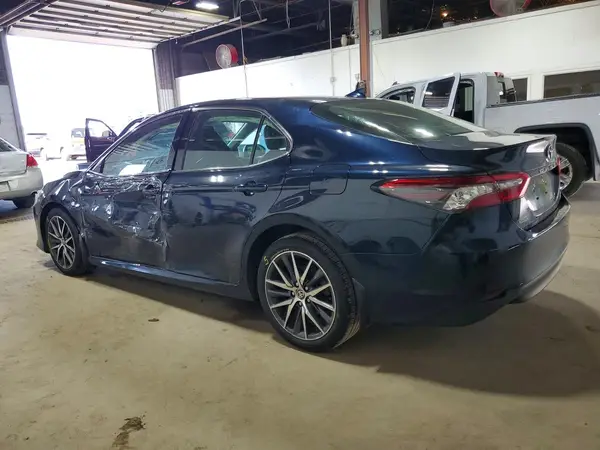 4T1F11BK5MU045456 2021 TOYOTA CAMRY - Image 2