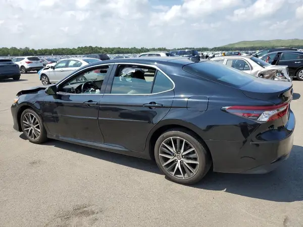 4T1F11BK6MU034160 2021 TOYOTA CAMRY - Image 2