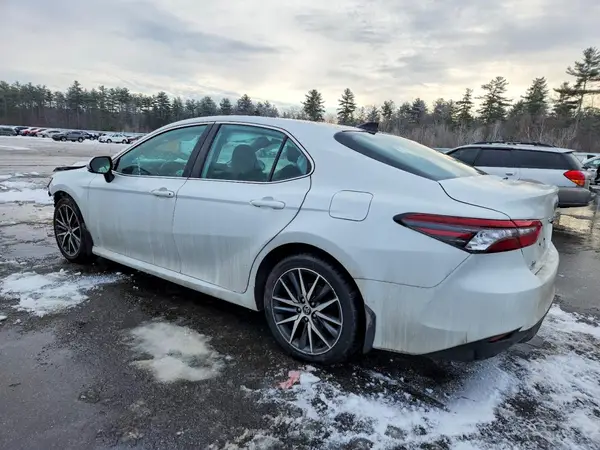 4T1F11BK6NU059402 2022 TOYOTA CAMRY - Image 2