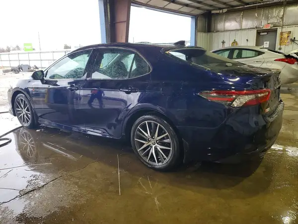 4T1F11BK6NU062316 2022 TOYOTA CAMRY - Image 2
