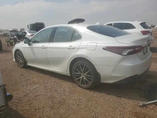 4T1F11BK6RU108703 2024 TOYOTA CAMRY - Image 2