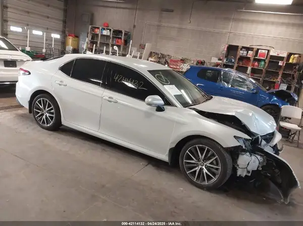 4T1F11BK6RU120611 2024 TOYOTA CAMRY - Image 1