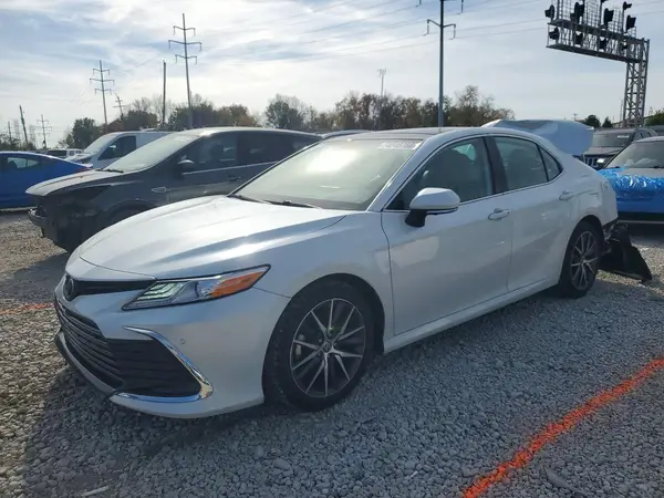 4T1F11BK7MU046639 2021 TOYOTA CAMRY - Image 1