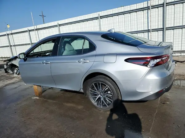 4T1F11BK7RU112498 2024 TOYOTA CAMRY - Image 2