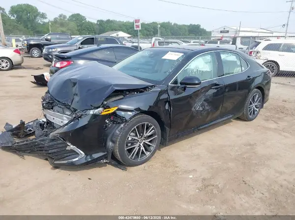 4T1F11BK7RU112579 2024 TOYOTA CAMRY - Image 2