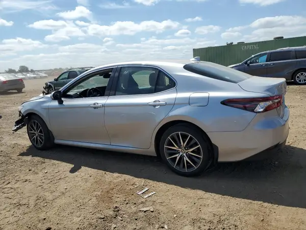 4T1F11BK8MU028750 2021 TOYOTA CAMRY - Image 2