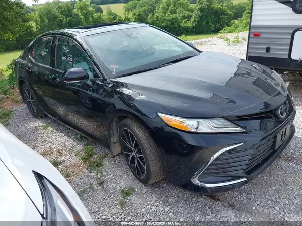 4T1F11BK8MU032281 2021 TOYOTA CAMRY - Image 1