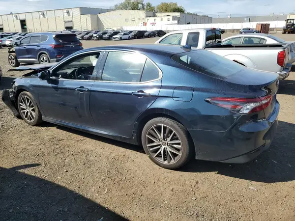 4T1F11BK8MU037982 2021 TOYOTA CAMRY - Image 2