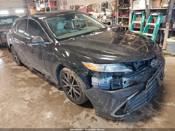 4T1F11BK8RU108668 2024 TOYOTA CAMRY - Image 1