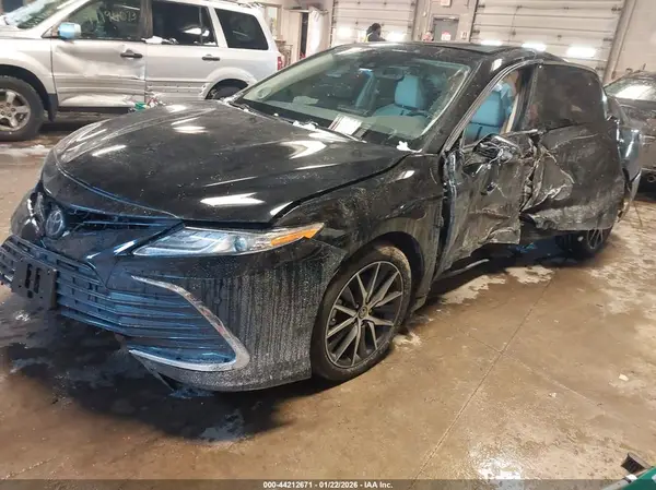 4T1F11BK8RU108668 2024 TOYOTA CAMRY - Image 2