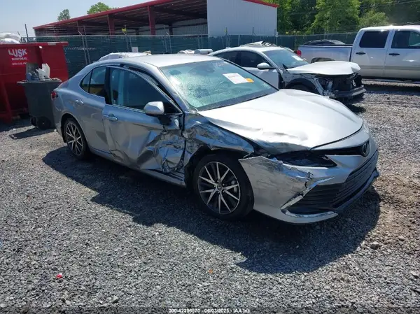 4T1F11BK8RU127477 2024 TOYOTA CAMRY - Image 1