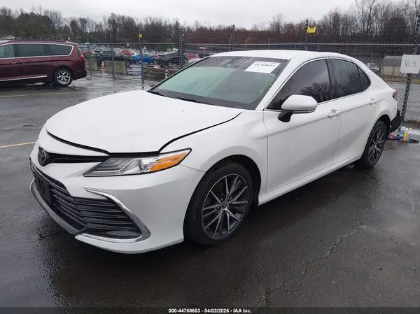 4T1F11BK9MU024786 2021 TOYOTA CAMRY - Image 2