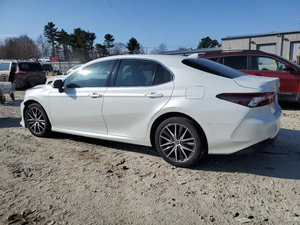 4T1F11BK9MU043080 2021 TOYOTA CAMRY - Image 2