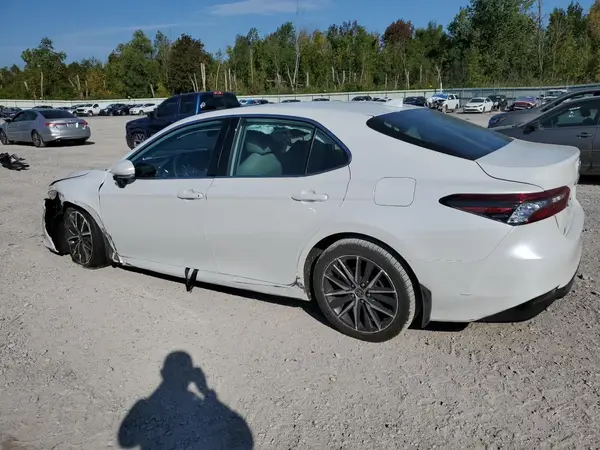 4T1F11BK9PU075435 2023 TOYOTA CAMRY - Image 2