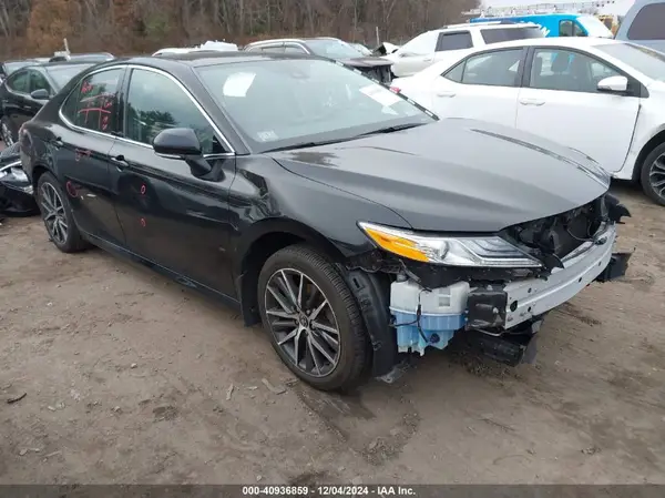 4T1F11BKXMU039636 2021 TOYOTA CAMRY - Image 1