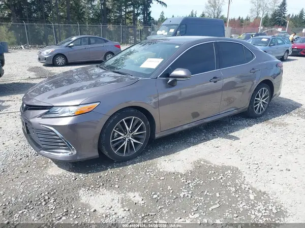 4T1F11BKXRU109045 2024 TOYOTA CAMRY - Image 2