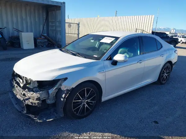 4T1F31AK0LU527617 2020 TOYOTA CAMRY - Image 2
