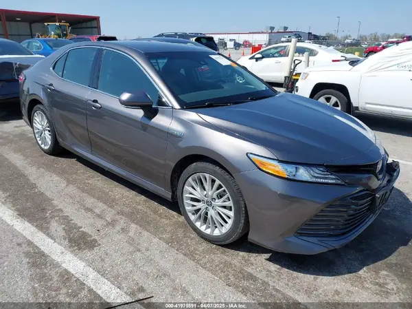 4T1F31AK0LU540545 2020 TOYOTA CAMRY - Image 1