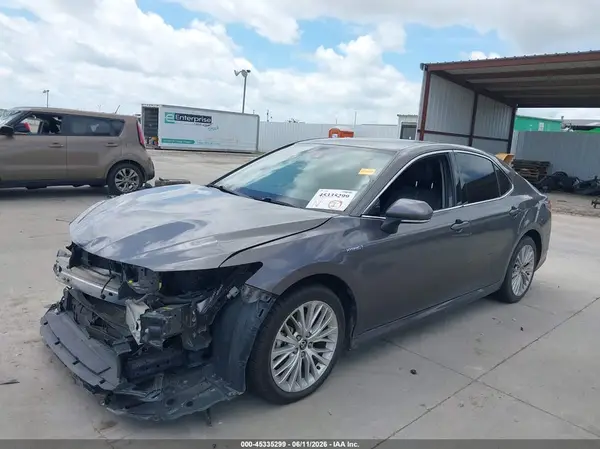 4T1F31AK0LU541050 2020 TOYOTA CAMRY - Image 2