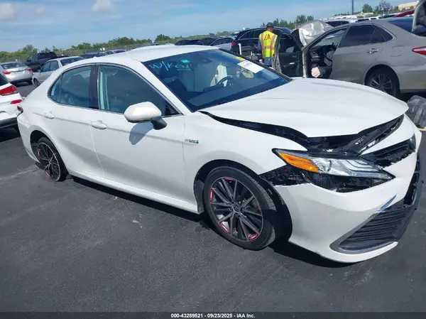 4T1F31AK0MU555466 2021 TOYOTA CAMRY - Image 1