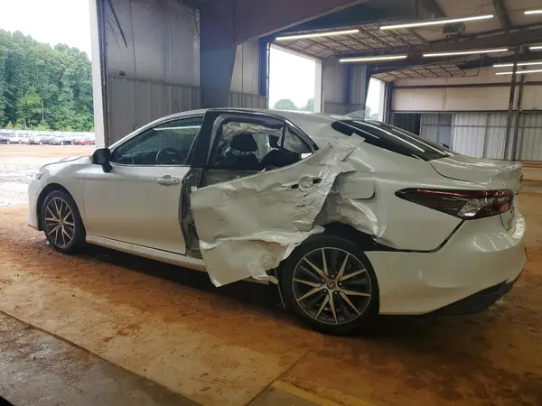 4T1F31AK0NU578828 2022 TOYOTA CAMRY - Image 2