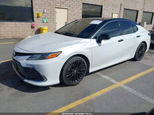 4T1F31AK0NU582085 2022 TOYOTA CAMRY - Image 2