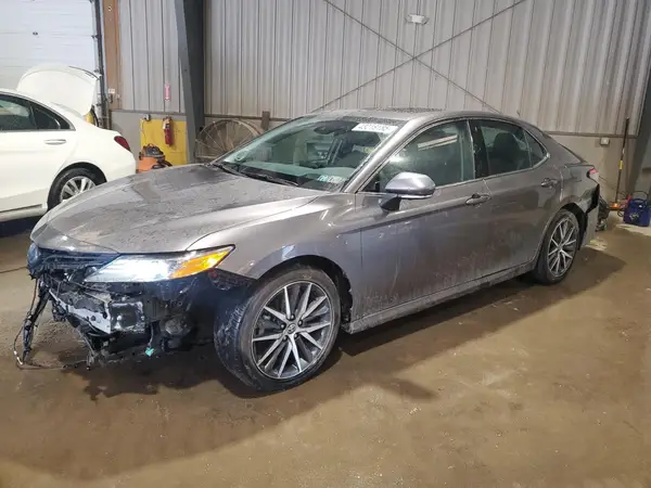 4T1F31AK0NU582295 2022 TOYOTA CAMRY - Image 1