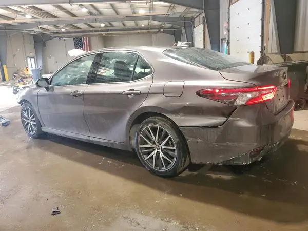 4T1F31AK0NU582295 2022 TOYOTA CAMRY - Image 2