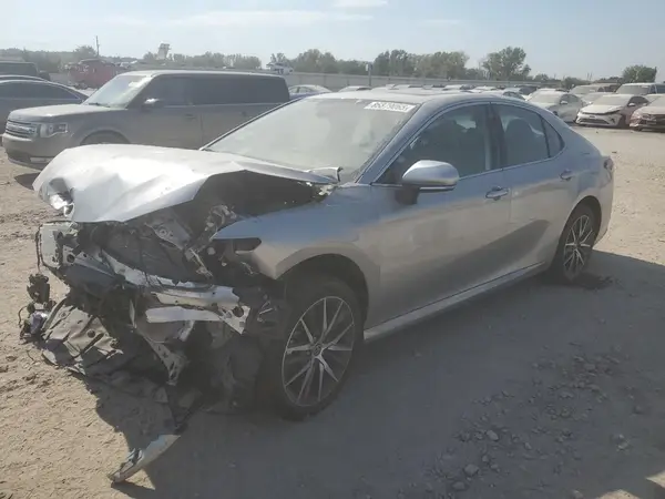4T1F31AK0NU585181 2022 TOYOTA CAMRY - Image 1