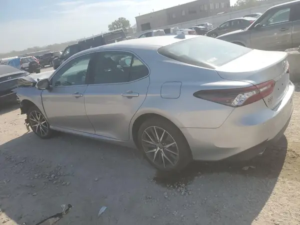 4T1F31AK0NU585181 2022 TOYOTA CAMRY - Image 2