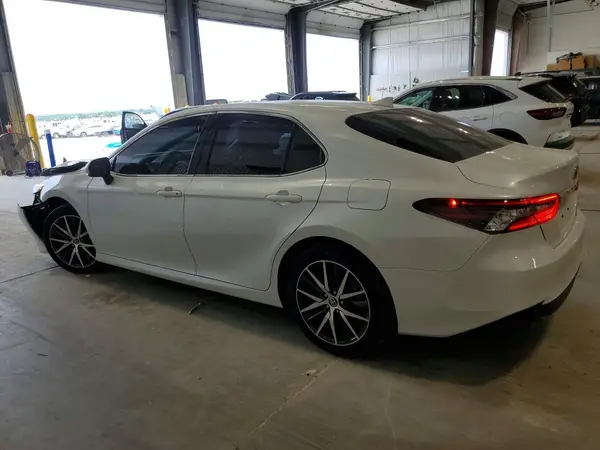 4T1F31AK0NU585553 2022 TOYOTA CAMRY - Image 2