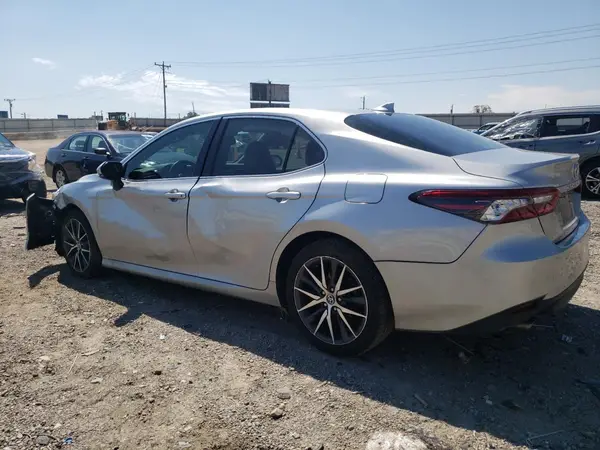 4T1F31AK0NU587836 2022 TOYOTA CAMRY - Image 2