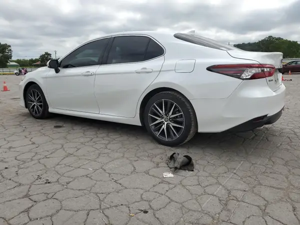 4T1F31AK0NU588601 2022 TOYOTA CAMRY - Image 2