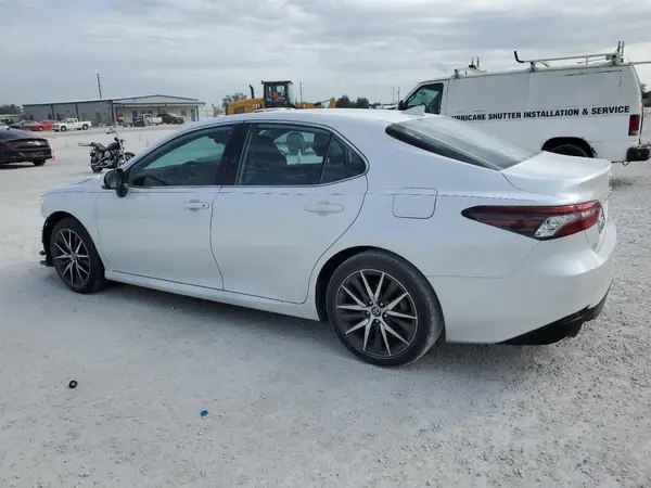 4T1F31AK0NU588677 2022 TOYOTA CAMRY - Image 2