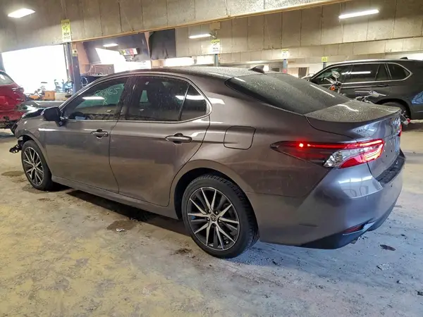 4T1F31AK0NU589165 2022 TOYOTA CAMRY - Image 2