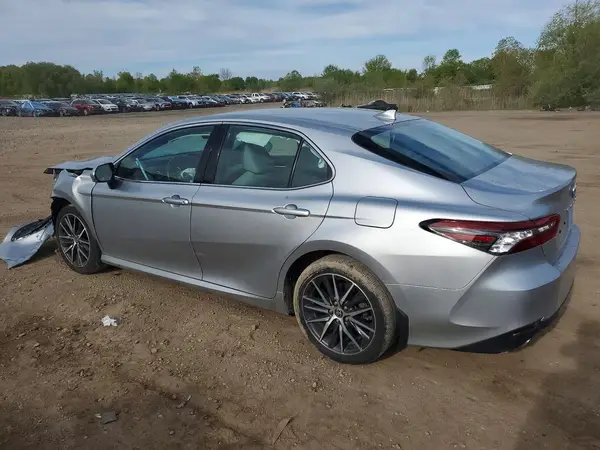 4T1F31AK0NU598688 2022 TOYOTA CAMRY - Image 2