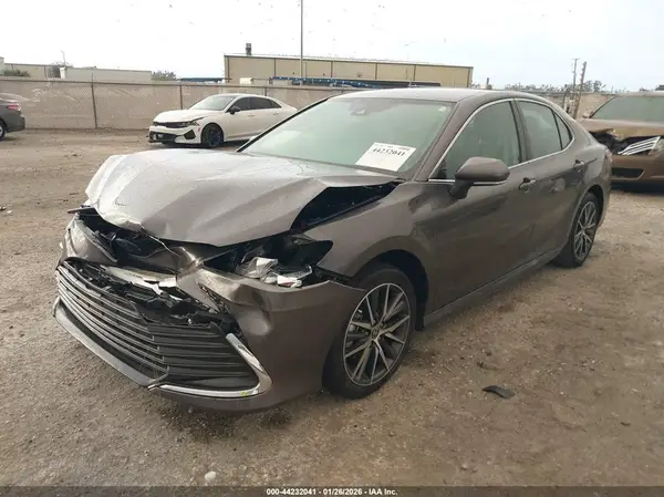 4T1F31AK0PU606047 2023 TOYOTA CAMRY - Image 2