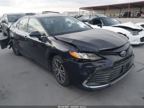 4T1F31AK1MU550728 2021 TOYOTA CAMRY - Image 1