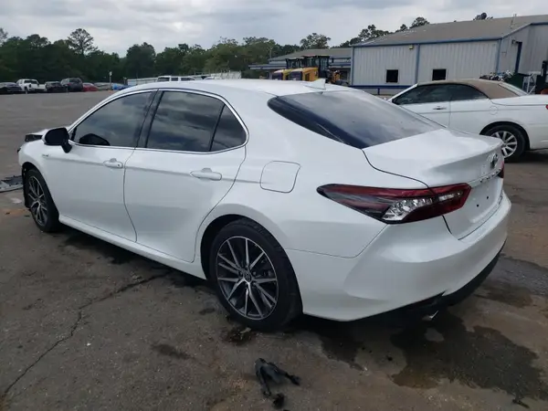 4T1F31AK1MU560174 2021 TOYOTA CAMRY - Image 2