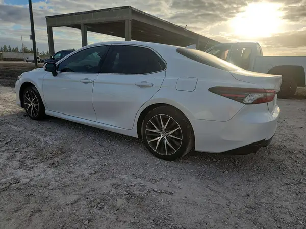 4T1F31AK1NU570107 2022 TOYOTA CAMRY - Image 2