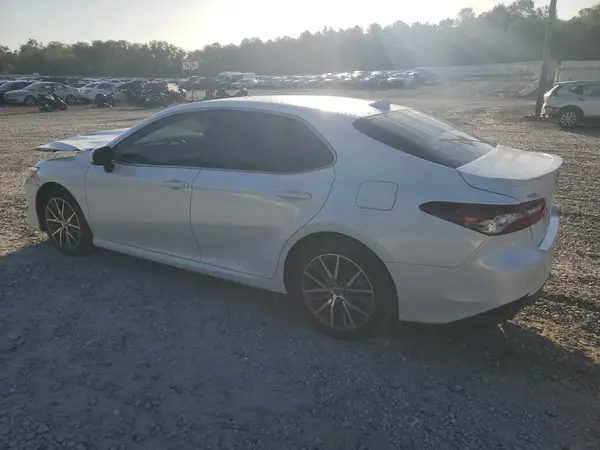 4T1F31AK1NU575145 2022 TOYOTA CAMRY - Image 2
