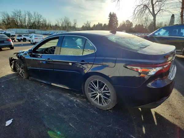 4T1F31AK1NU577185 2022 TOYOTA CAMRY - Image 2
