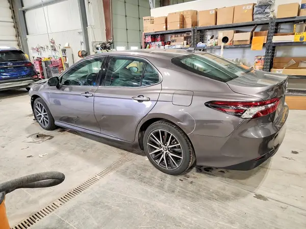 4T1F31AK1NU577557 2022 TOYOTA CAMRY - Image 2
