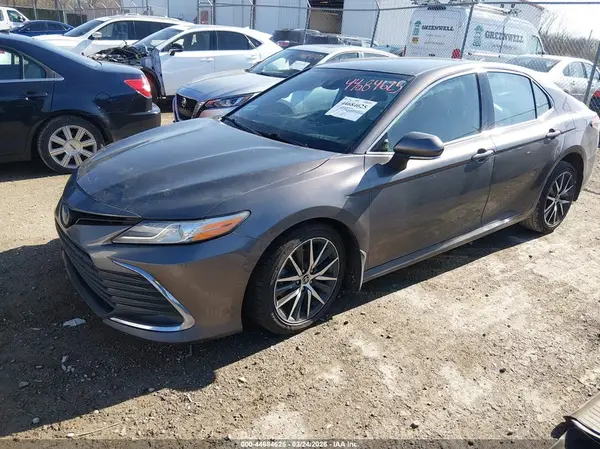 4T1F31AK1NU586792 2022 TOYOTA CAMRY - Image 2